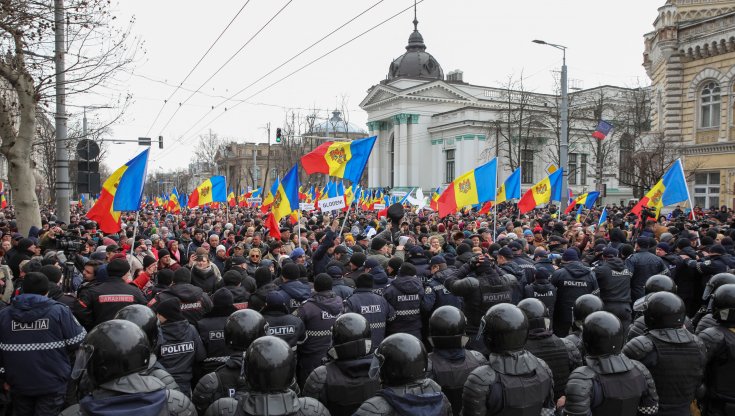 moldavia,-manifestanti-tentano-di-entrare-nella-sede-del-governo