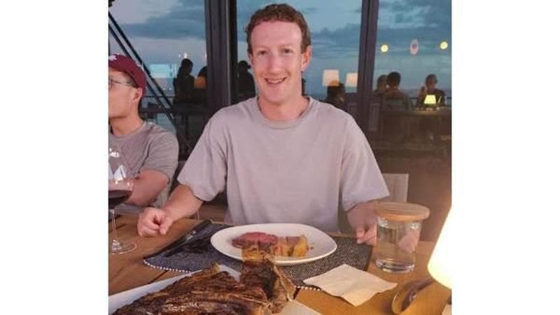 zuckerberg,-gli-ambientalisti-contro-il-miliardario-per-le-mucche-allevate-a-noci-e-birra