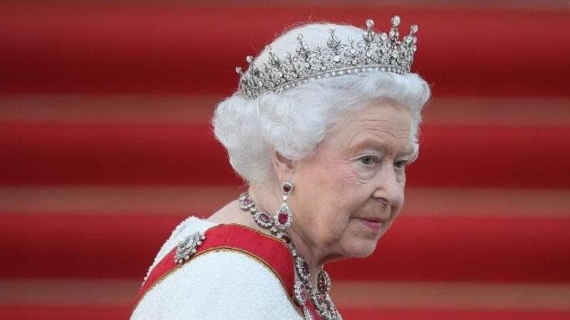 royal-family,-nuove-rivelazioni-sulla-morte-della-regina-elisabetta:-“carlo-era-andato-a-raccogliere-funghi”
